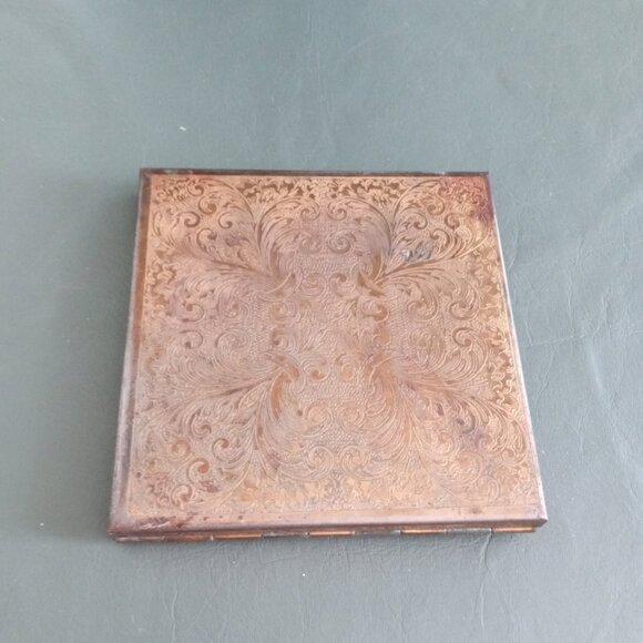 Fifth Rex Avenue Vintage Filigree Compact w/ Mirror Square Gold Tone w/ Orignal - Picture 7 of 10